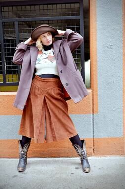 1970s/80s Rust Corduroy Wide-Leg Culottes with Pointed Yoke & Box Pleat – M/L